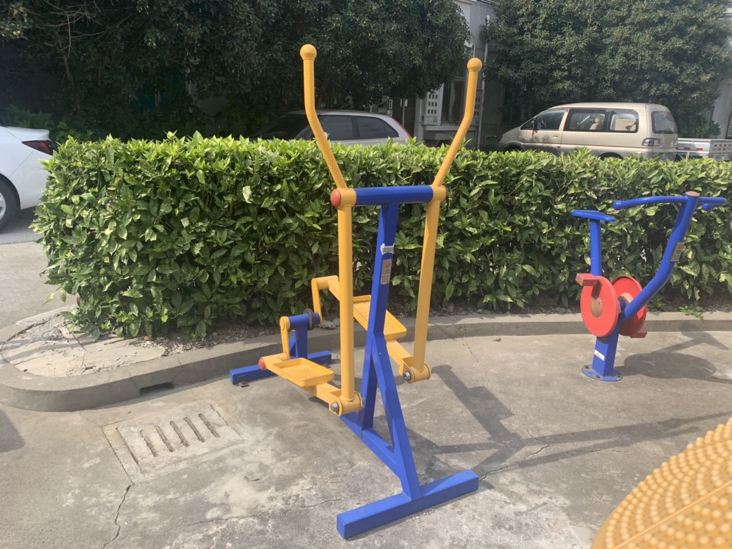 室外橢圓機(jī) 室外橢圓機(jī)