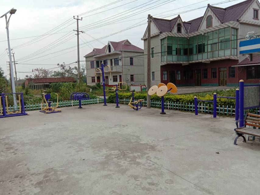 堡鎮(zhèn)四滧村24隊健身點