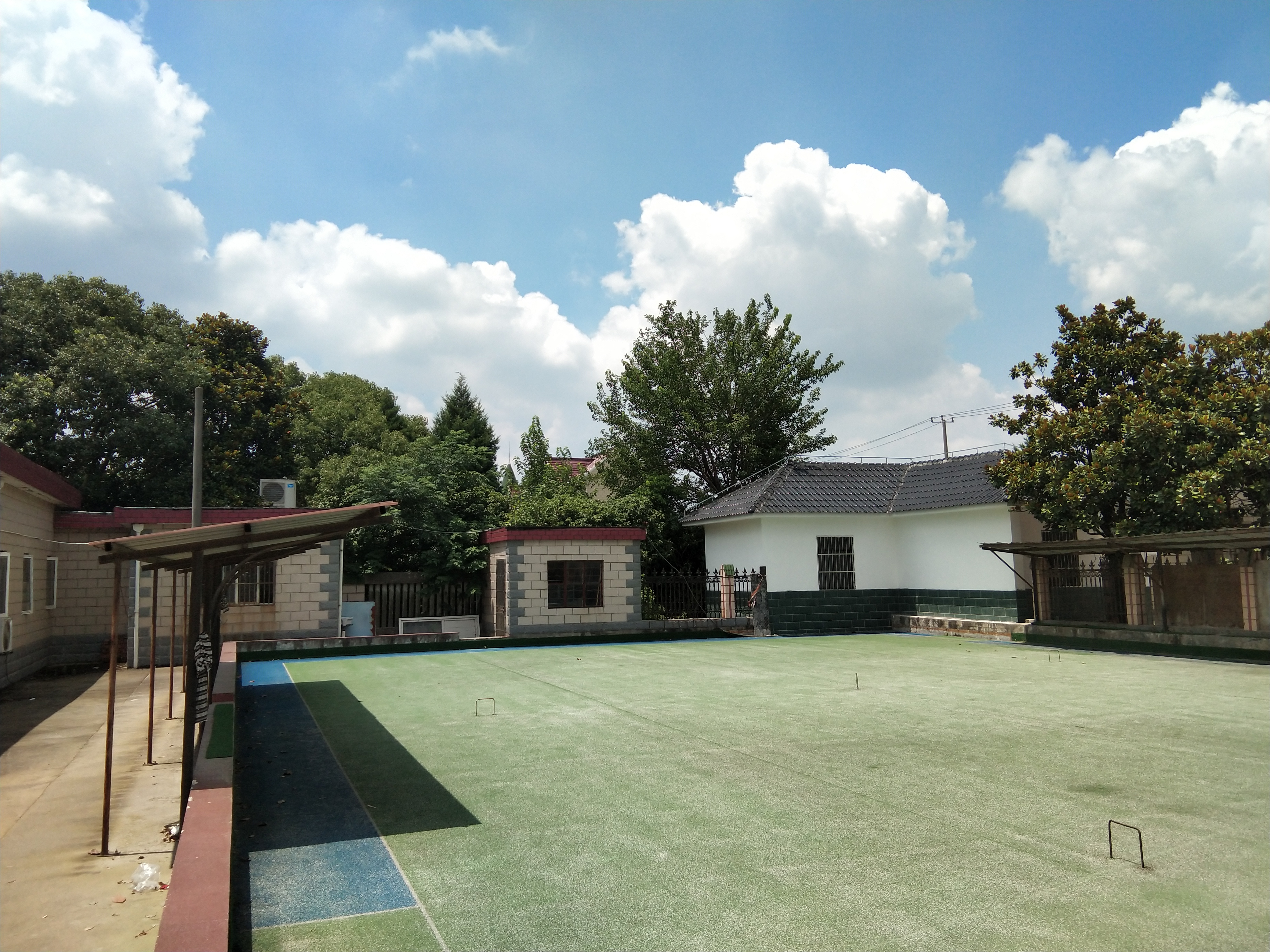 東風(fēng)村門球場