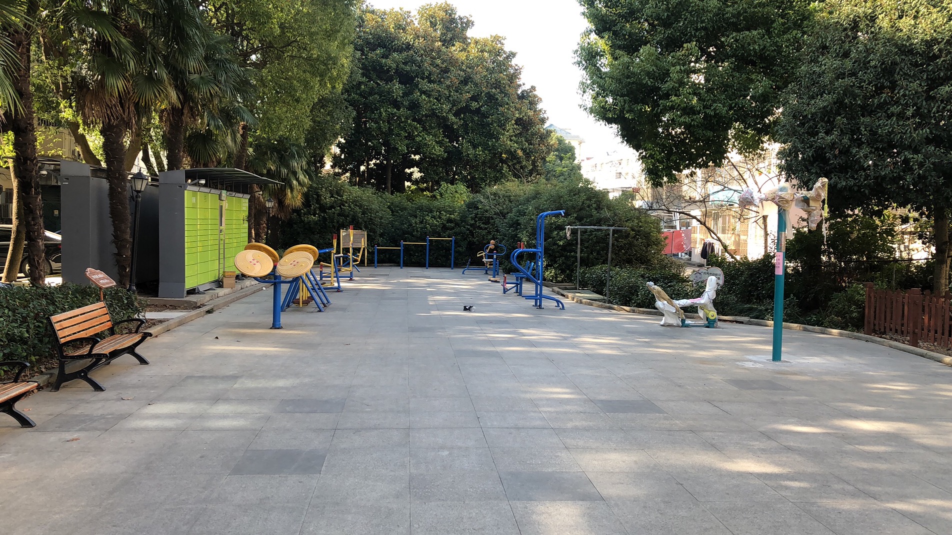 城西小區(qū)健身點(diǎn)