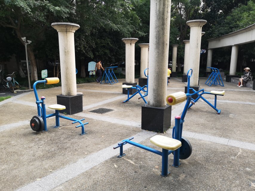 東方花園二居委健身點(diǎn)B