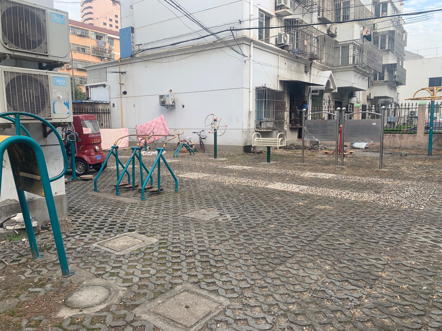 聽潮六村健身點(diǎn)