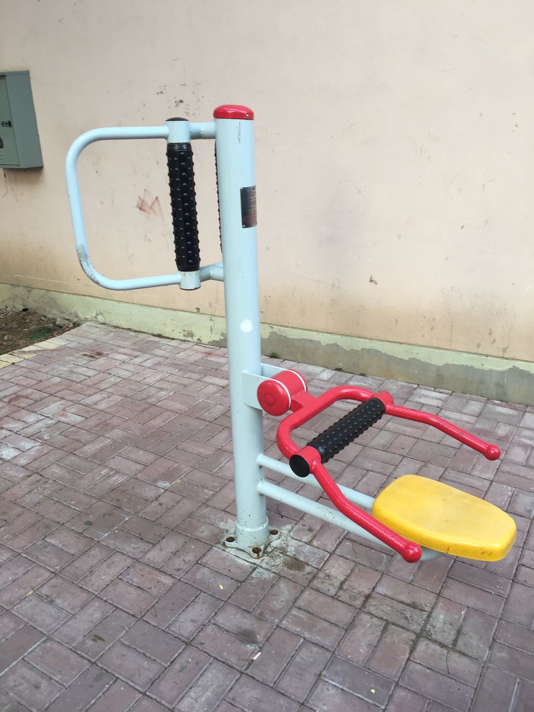 坐式腰背按摩器 坐式腰背按摩器