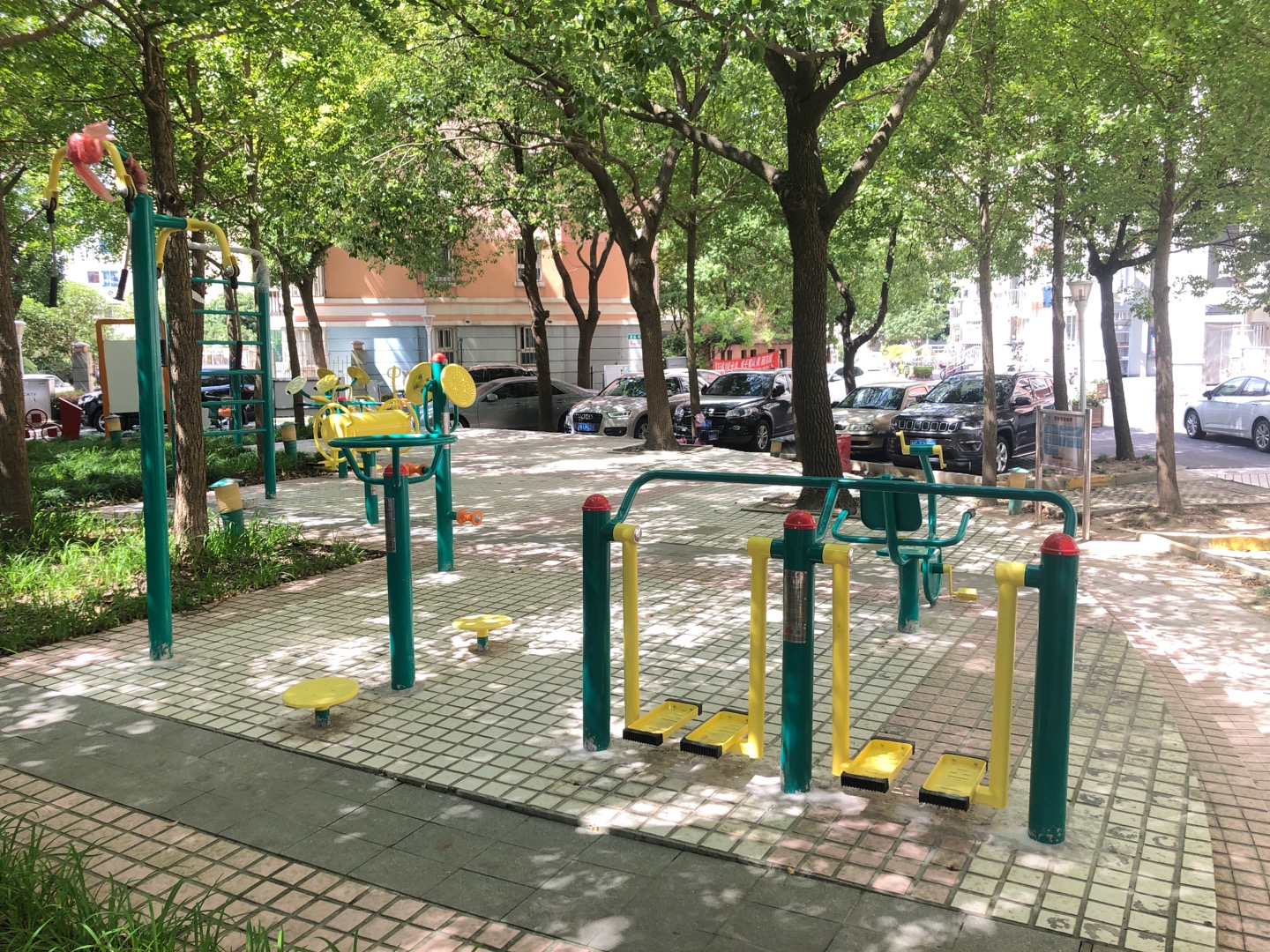 東礁一居委紫藤苑市民益智健身點(diǎn)