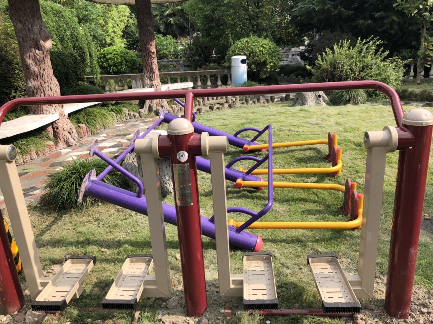 二位太空漫步機