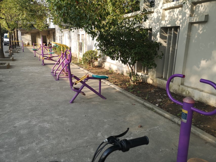 紅同路社區(qū)（農(nóng)居）服務(wù)社健身點