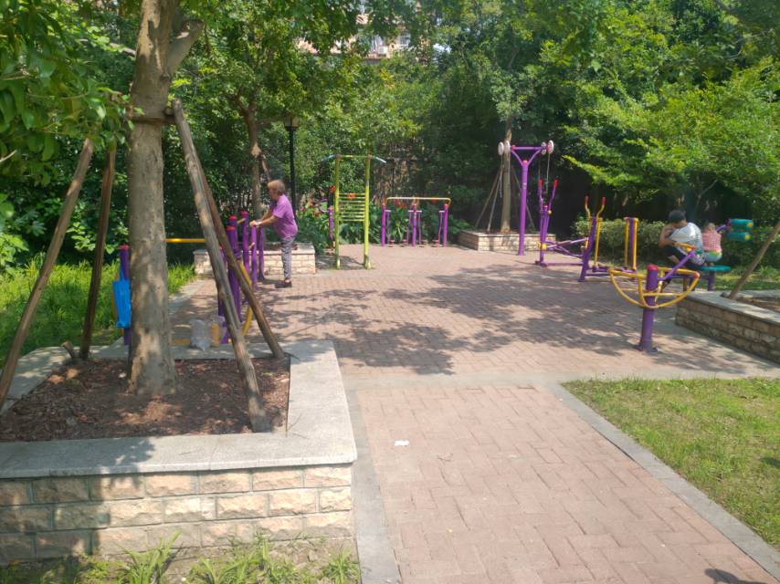 通河七村一居委健身點(diǎn)