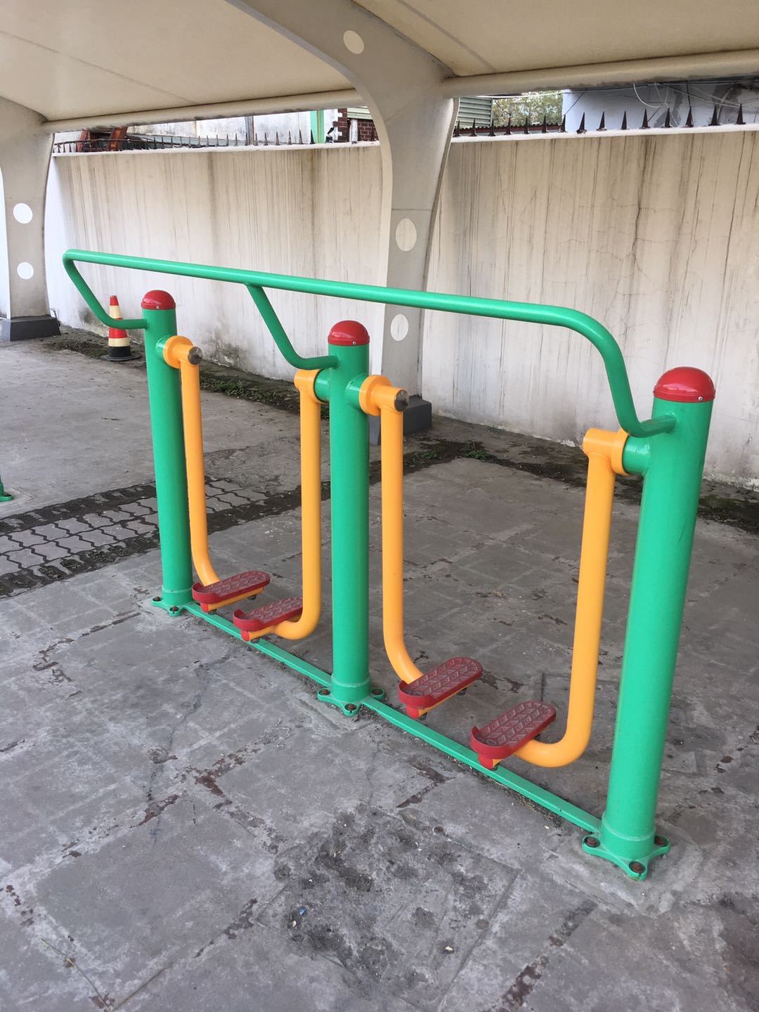 兩聯(lián)漫步機(jī)