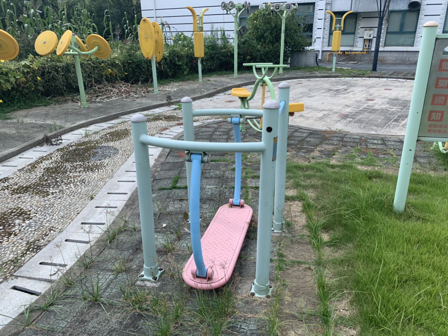 晃板健身器 晃板健身器