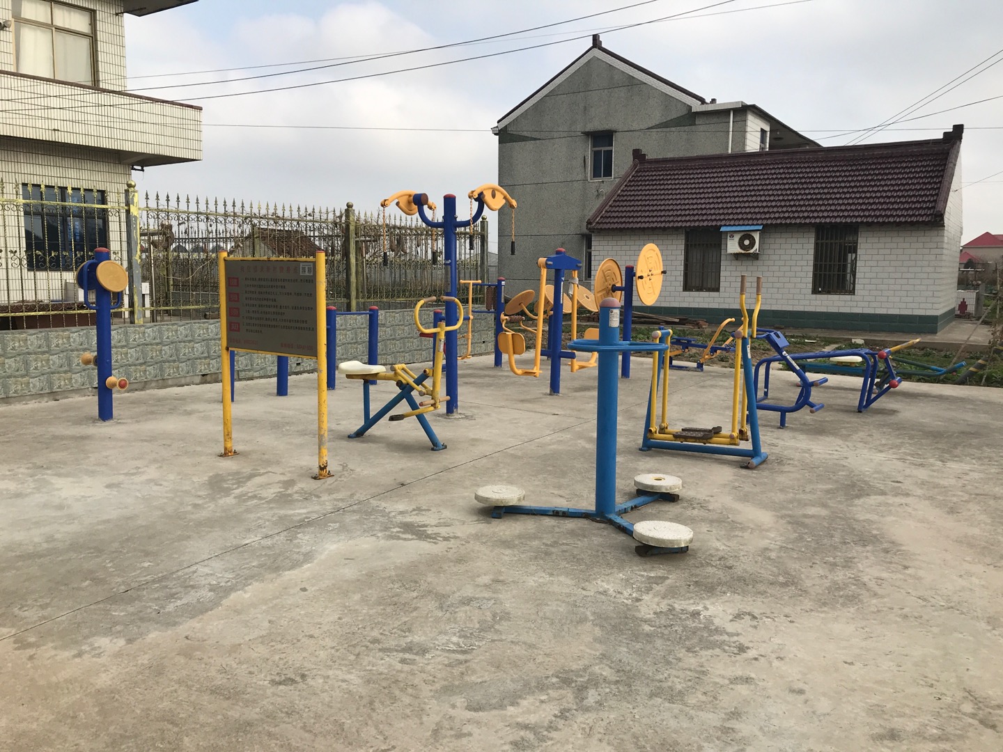 米新村健身點(diǎn)2