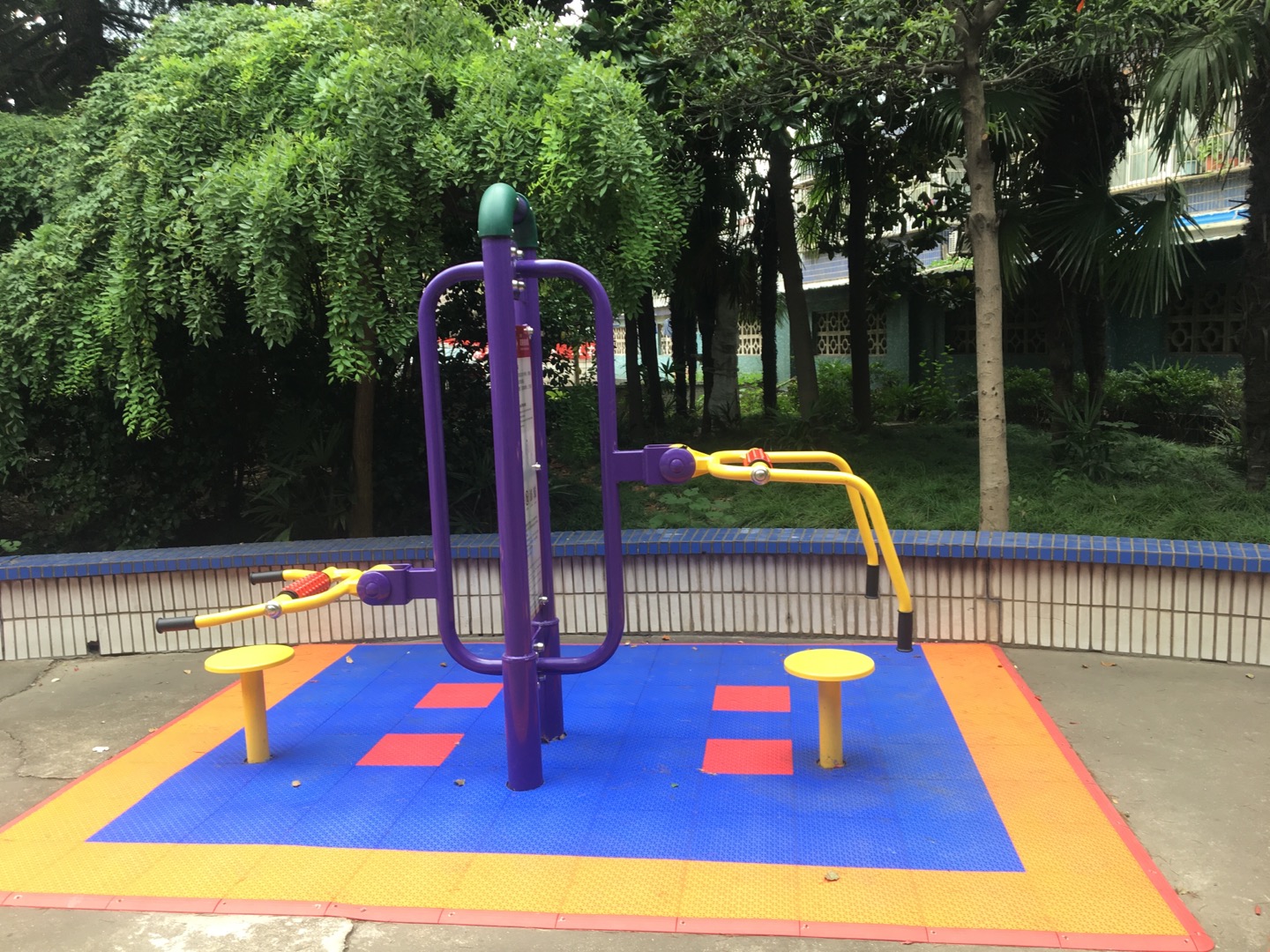 雙功能頸腰按摩器 雙功能頸腰按摩器