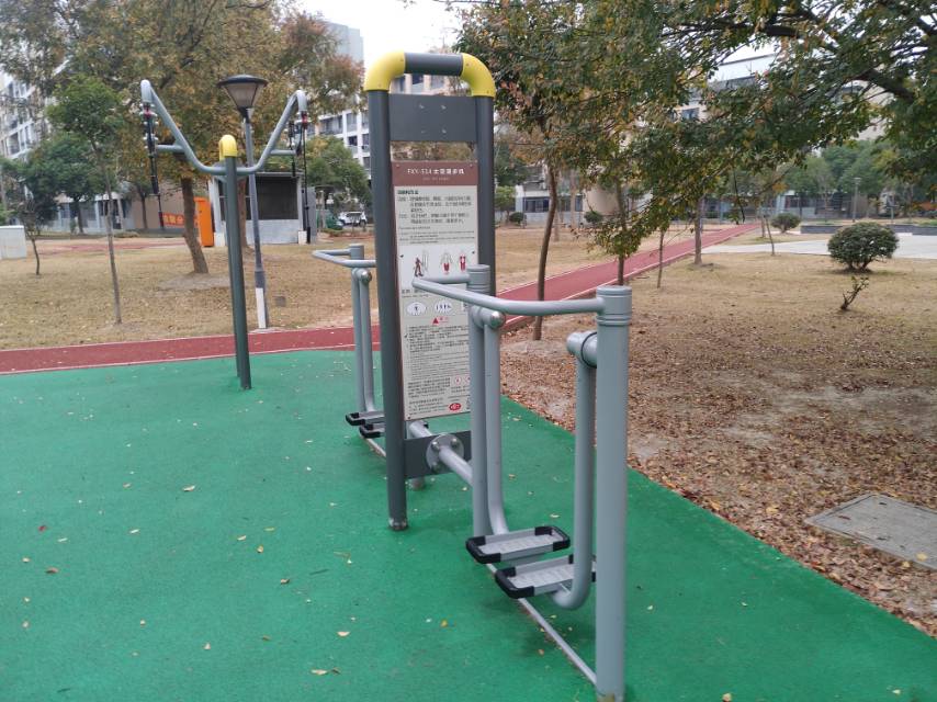 雙位太空漫步機