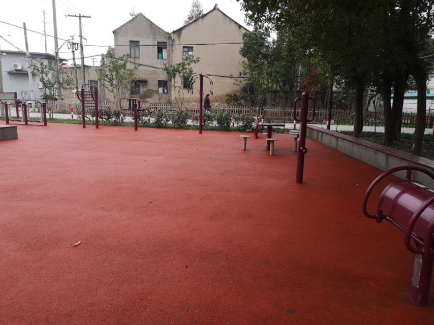 衛(wèi)東公園健身點(diǎn)