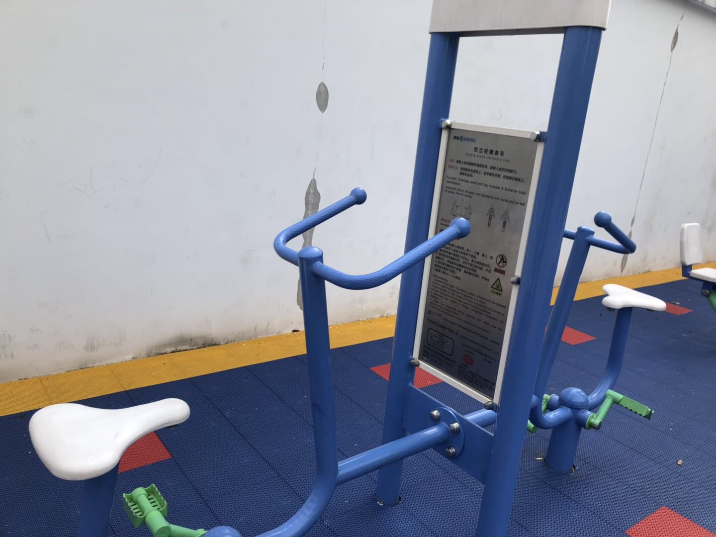 雙立柱健身車 雙立柱健身車