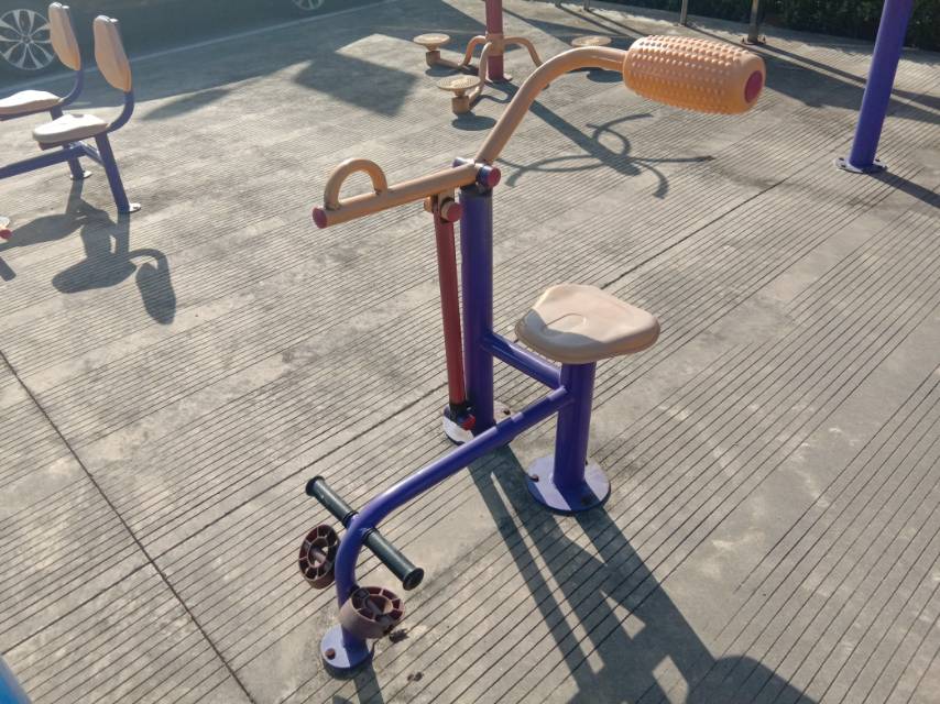 腹背鍛煉器 腹背鍛煉器