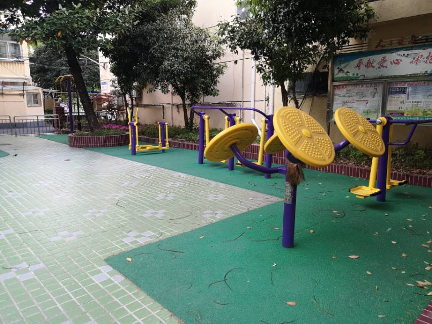 國(guó)定路601弄市民益智健身點(diǎn)