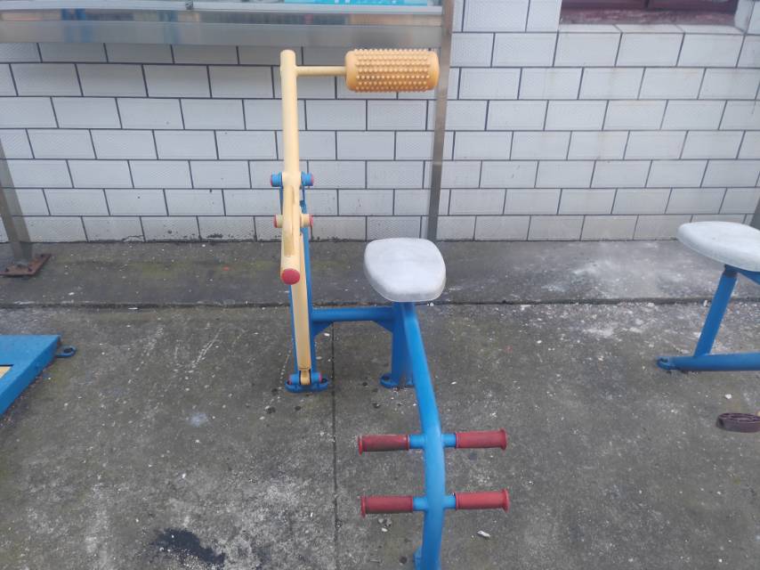 腹背鍛煉器 腹背鍛煉器