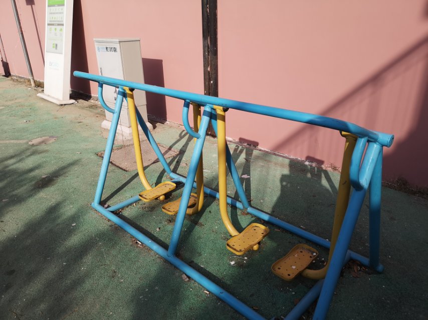 二位太空漫步機(jī)