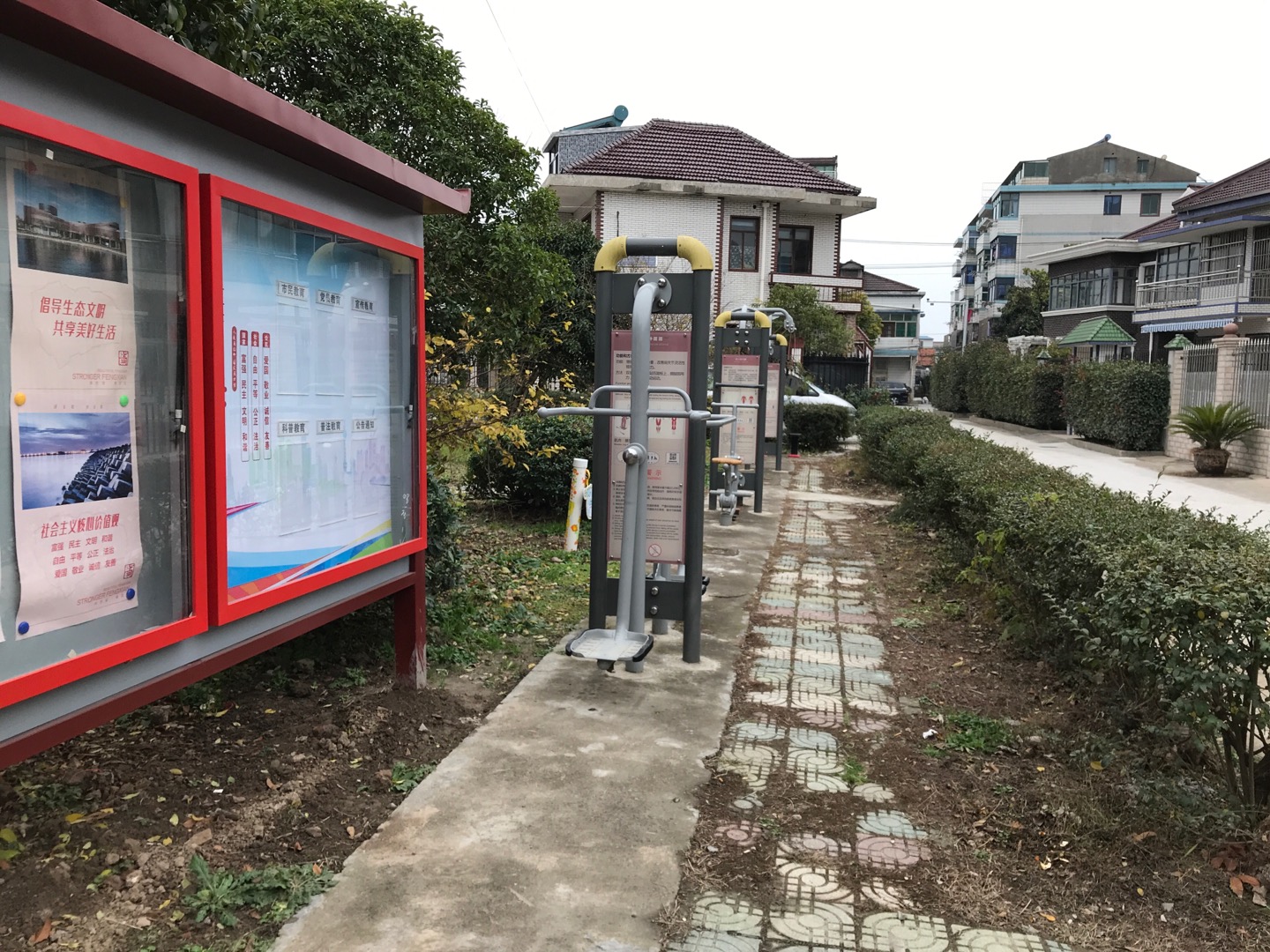 奉城鎮(zhèn)洪廟洋房小區(qū)市民益智健身苑點(diǎn)