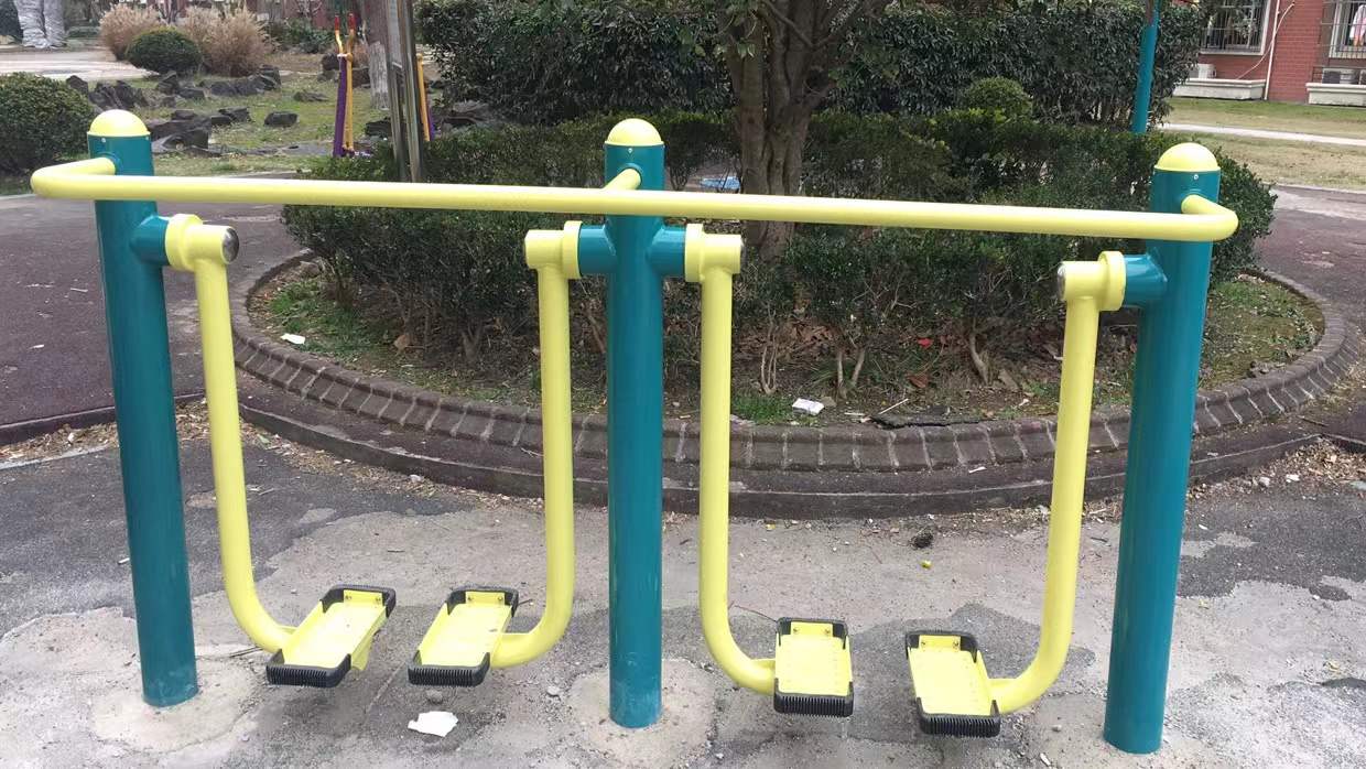 二位智能太空漫步機(jī)