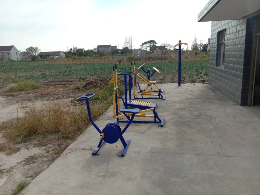 崇明區(qū)中興鎮(zhèn)紅星村紅北13隊(duì)健身點(diǎn)