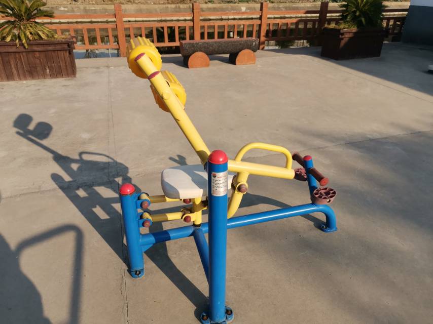 自重腰背鍛煉器