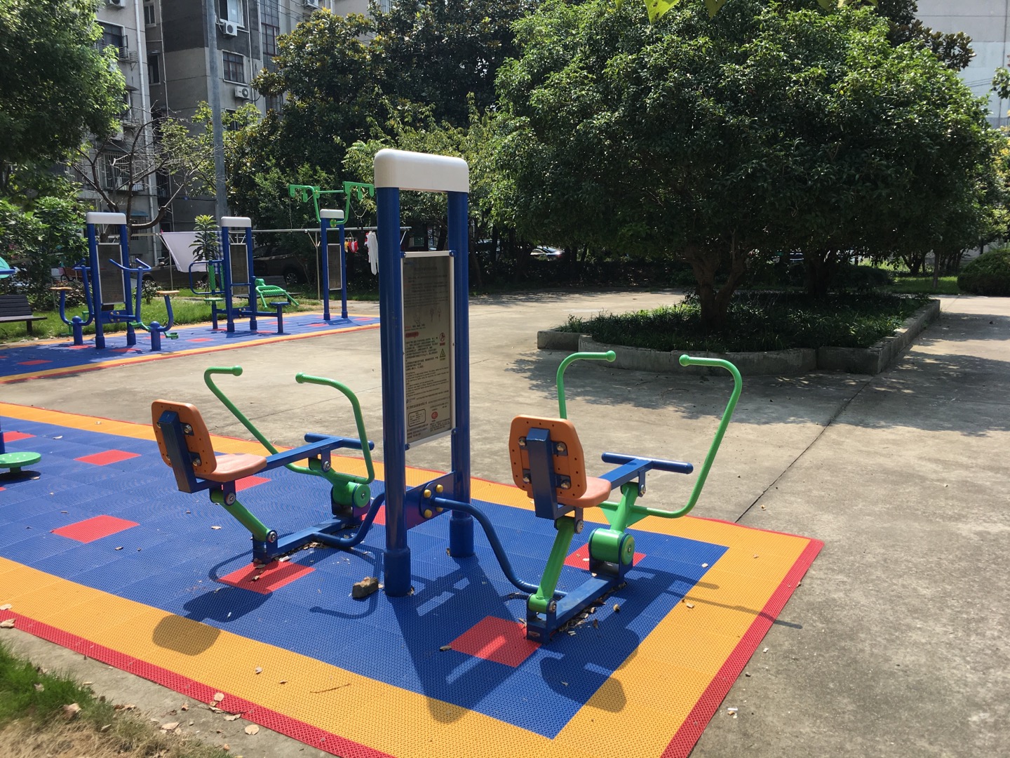 雙立柱平推平拉訓(xùn)練器 雙立柱平推平拉訓(xùn)練器