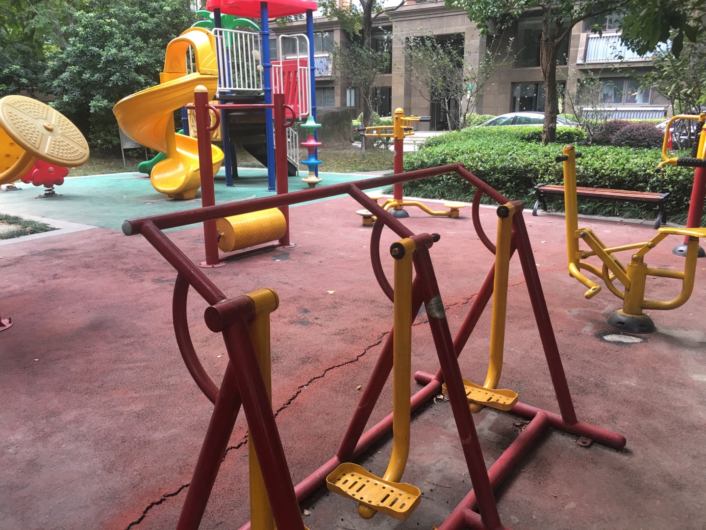 百麗苑2號(hào)益智健身點(diǎn)