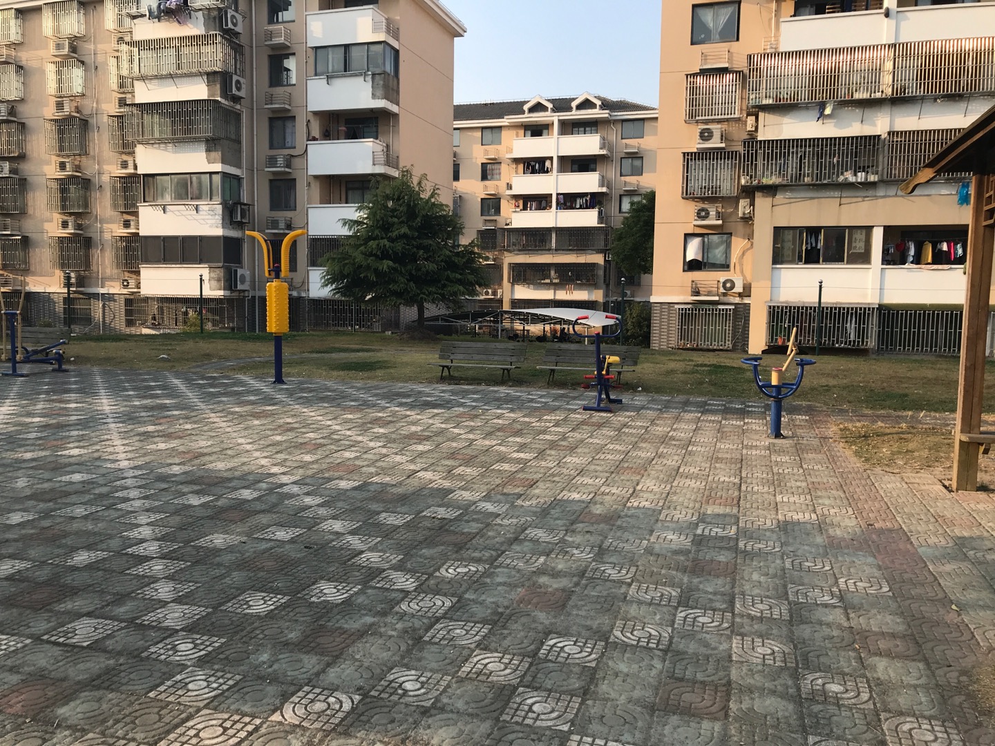 航城一居航城三路692弄54號恒緯家苑健身路徑