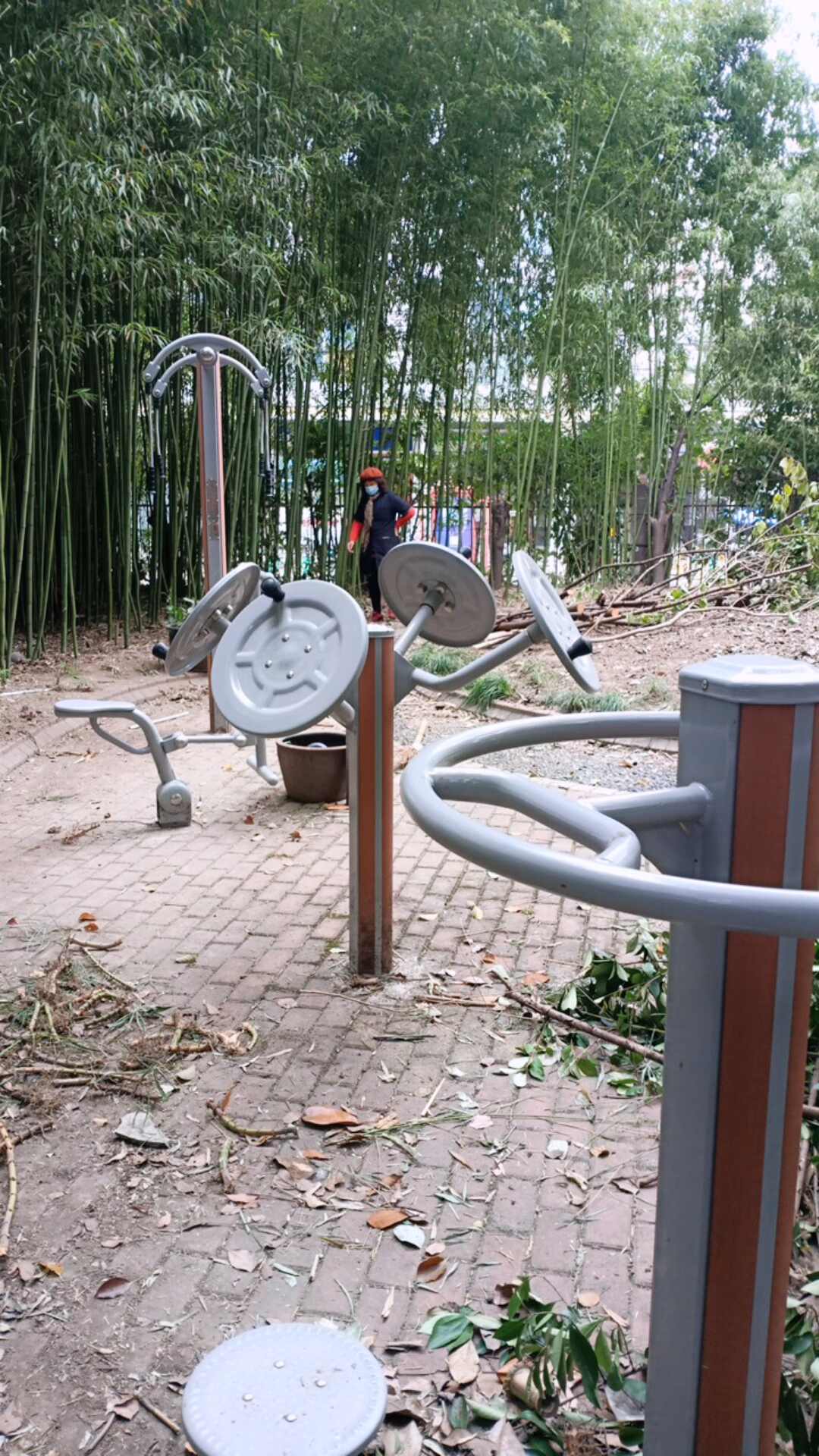 長(zhǎng)壽街道德誠大廈健身點(diǎn)