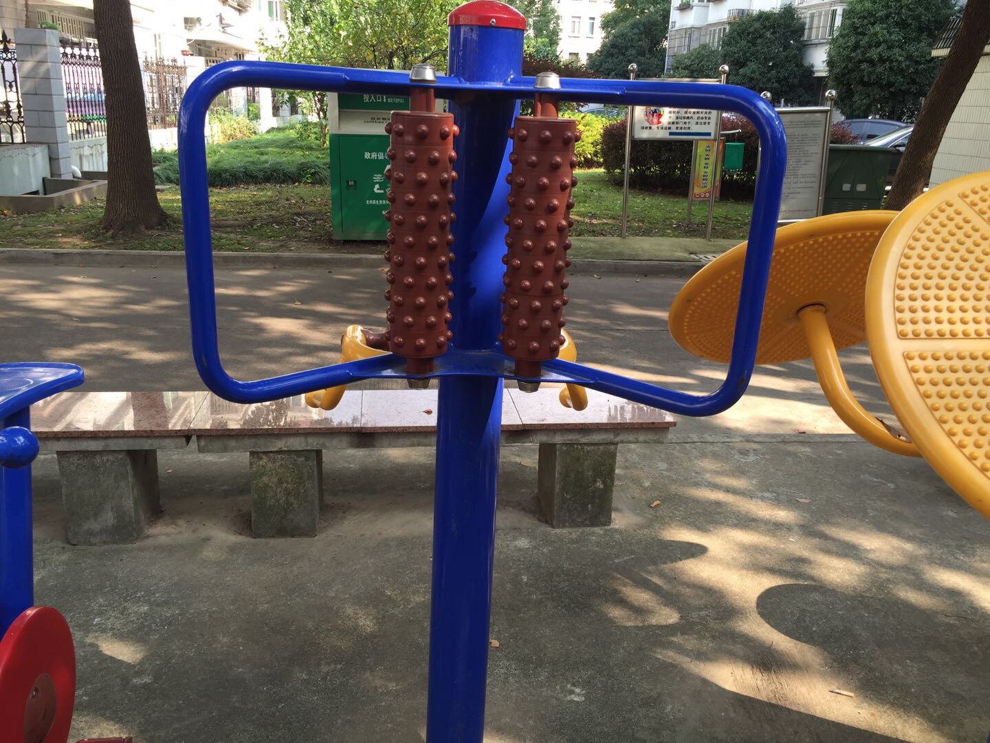 腰背按摩器 腰背按摩器