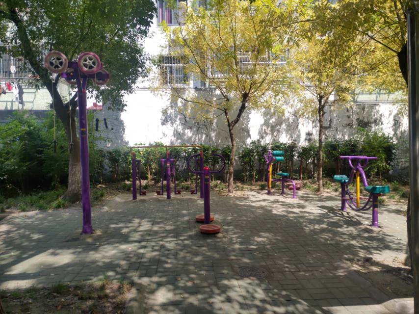 馬路橋榮景苑A區(qū)44號健身點