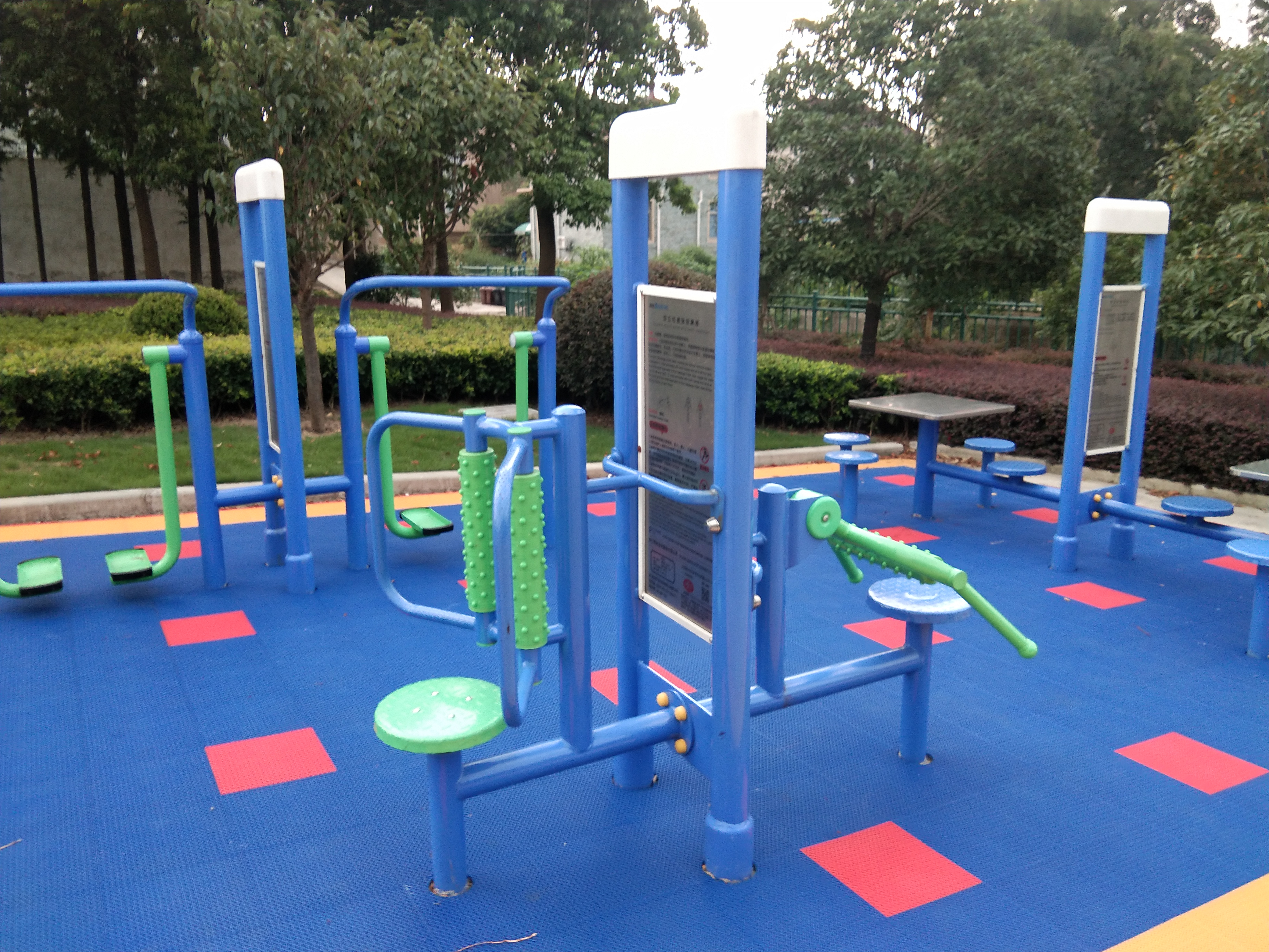 雙立柱腰背按摩器 雙立柱腰背按摩器