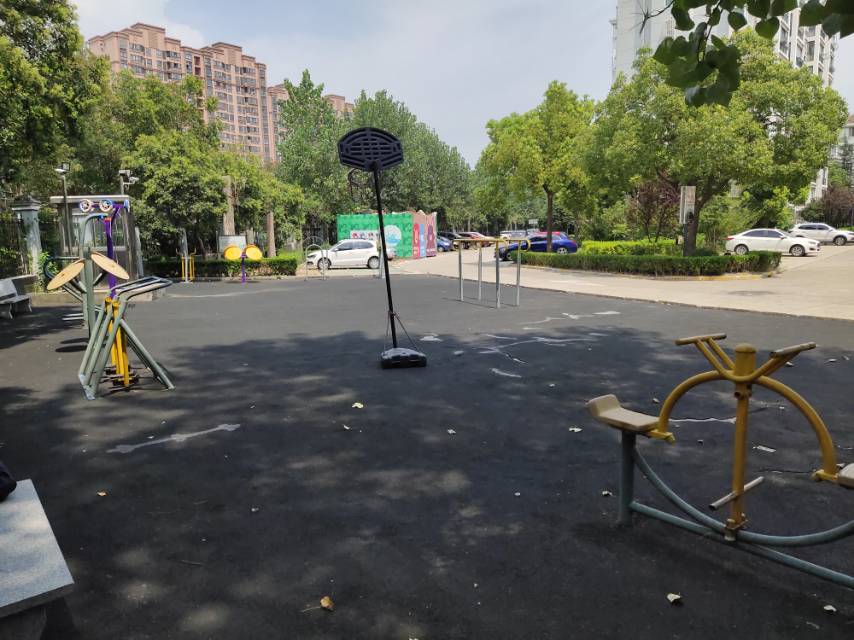 寶菊社區(qū)西北角健身點(diǎn)