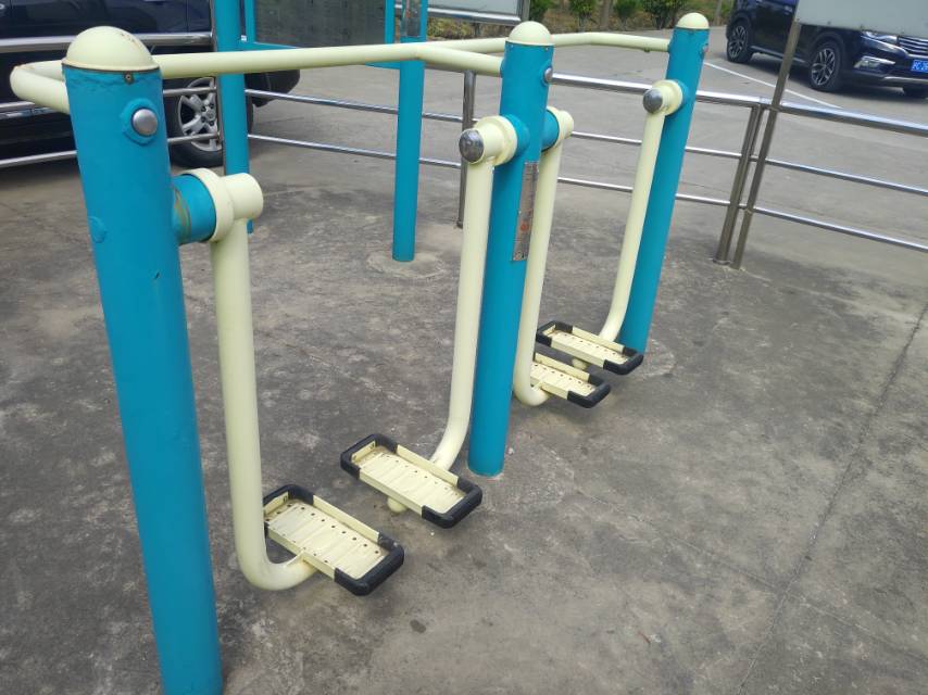 雙位太空漫步機