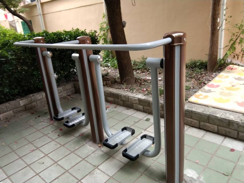 雙位太空漫步機(jī)