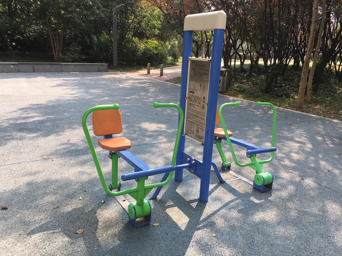 雙立柱平推平拉訓(xùn)練器