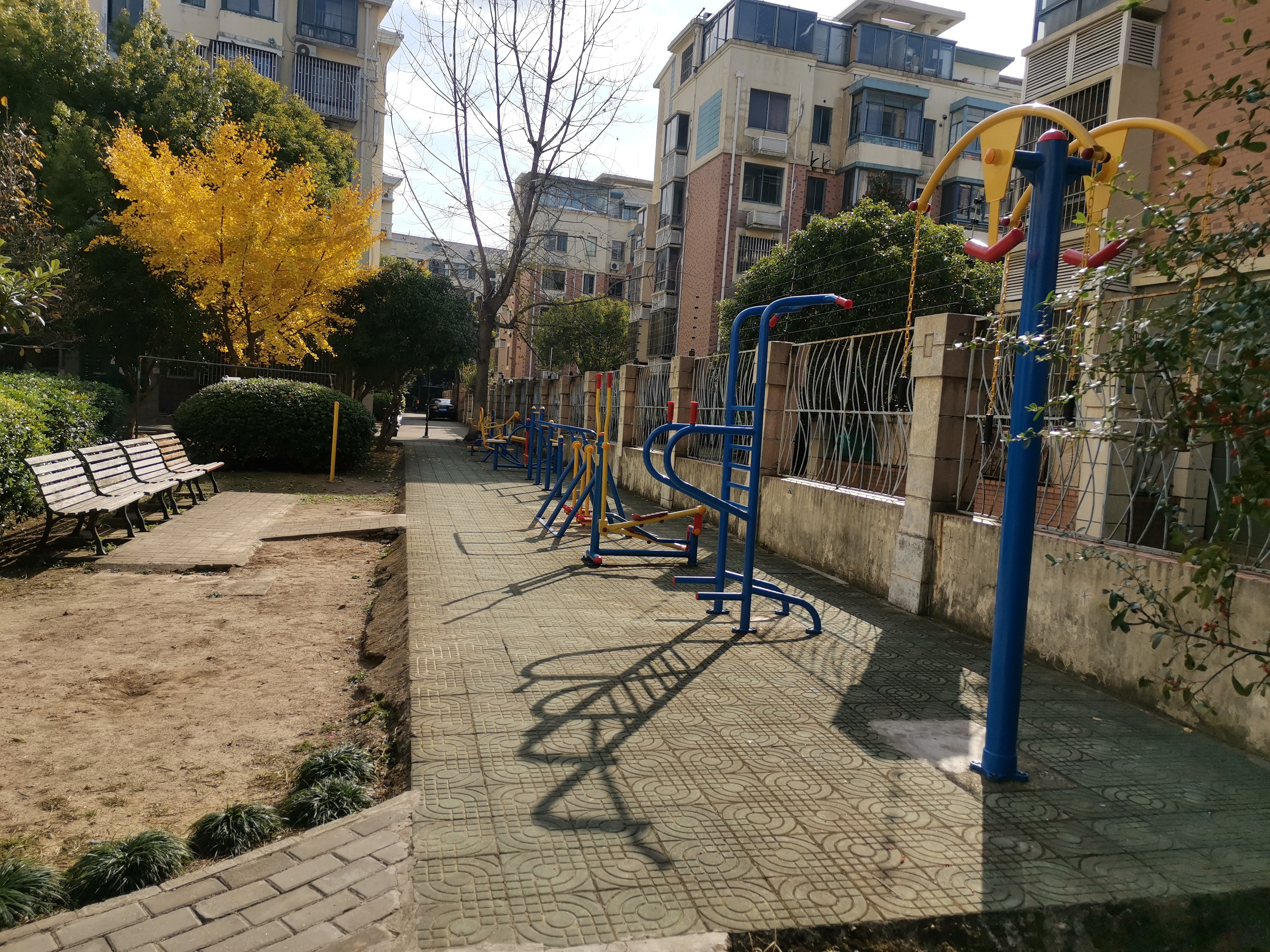 江春居委健身苑點