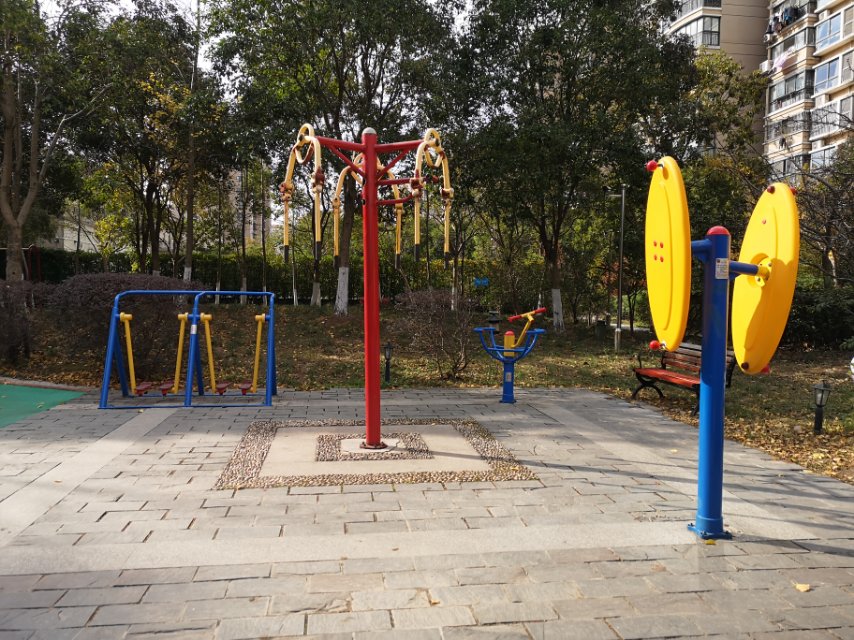 江薇居委健身苑點