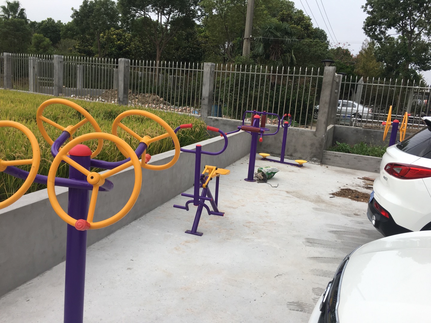 老港鎮(zhèn)建港村民委員會1組健身苑點(diǎn)