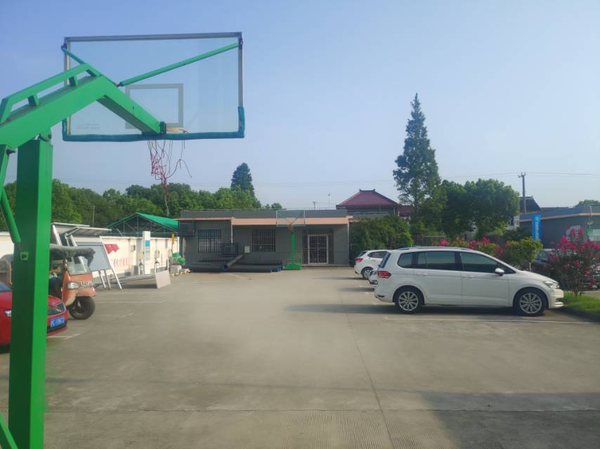 白鶴鎮(zhèn)紅旗村籃球場(chǎng)