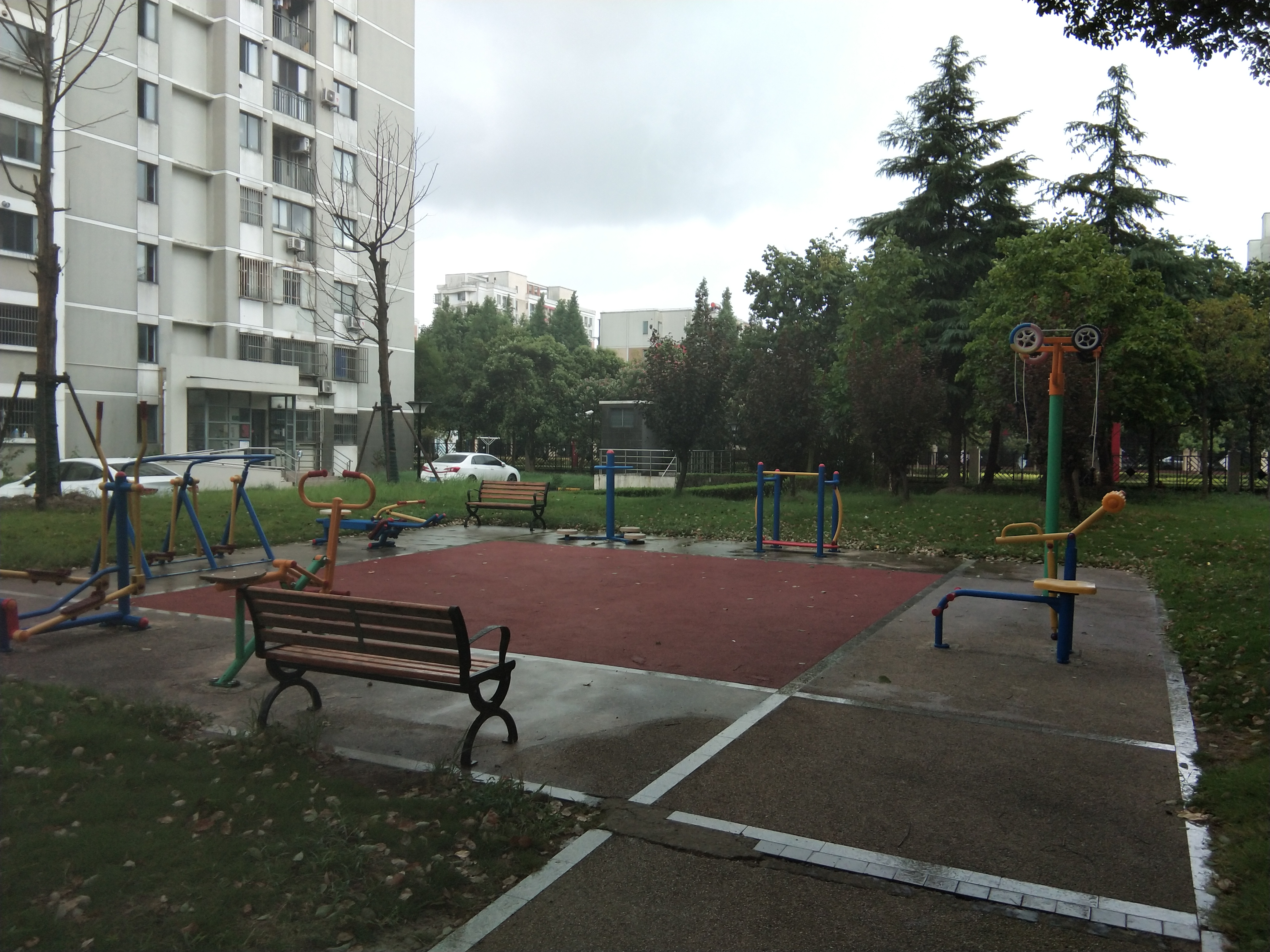 世博三居A健身苑點