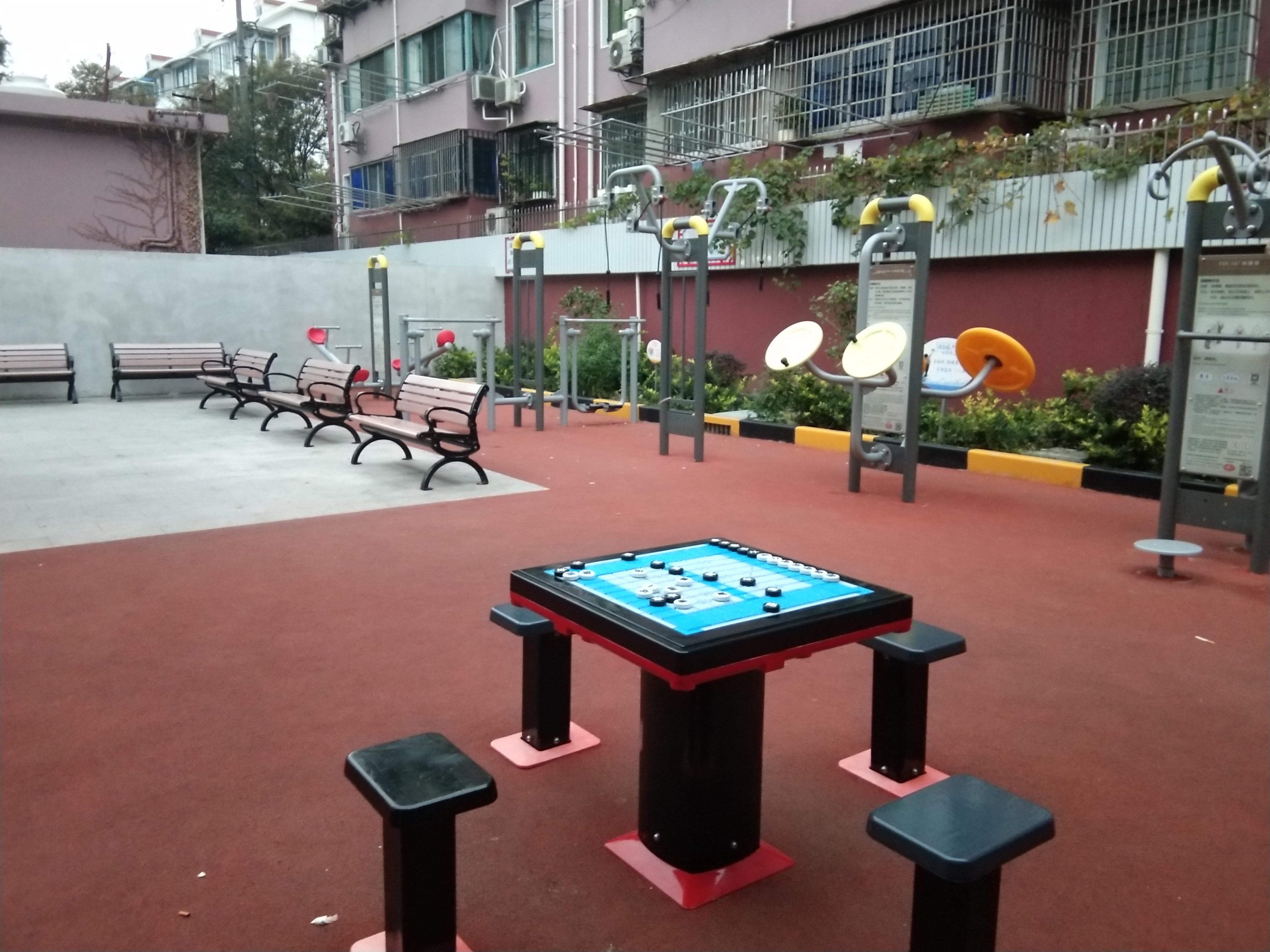 金蓮坊小區(qū)健身苑點(diǎn)