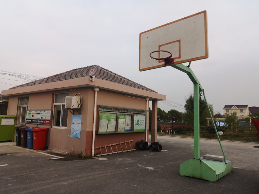 牌樓村村委會籃球場
