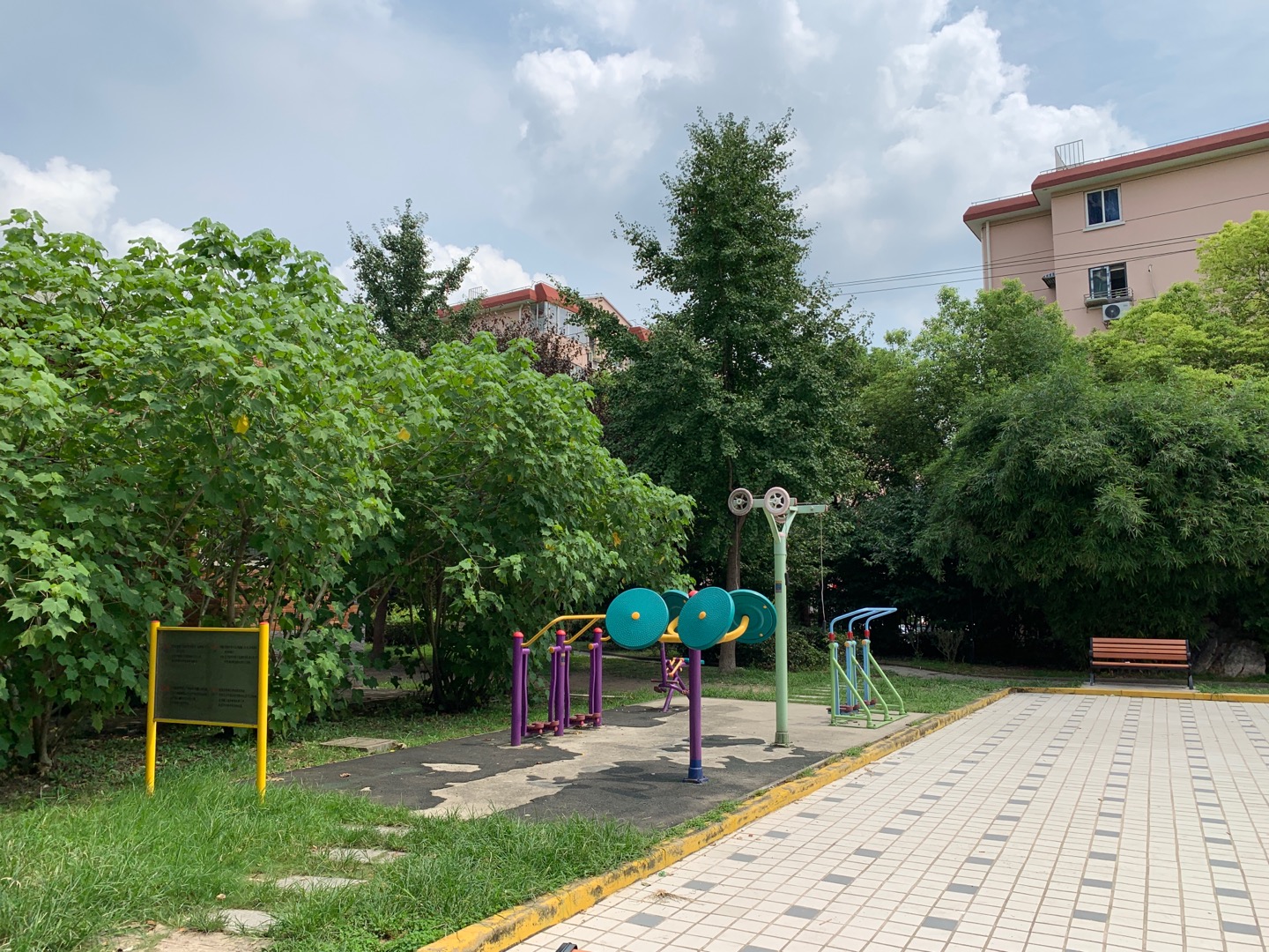 香山苑居委健身點(diǎn)