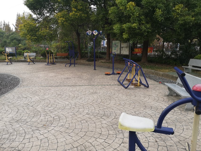 華庭居委健身點