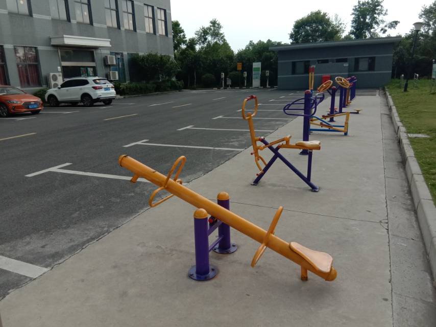 安新村活動(dòng)室健身點(diǎn)