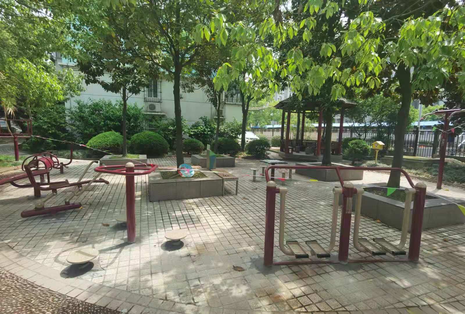 麗景公寓市民益智健身點(diǎn)