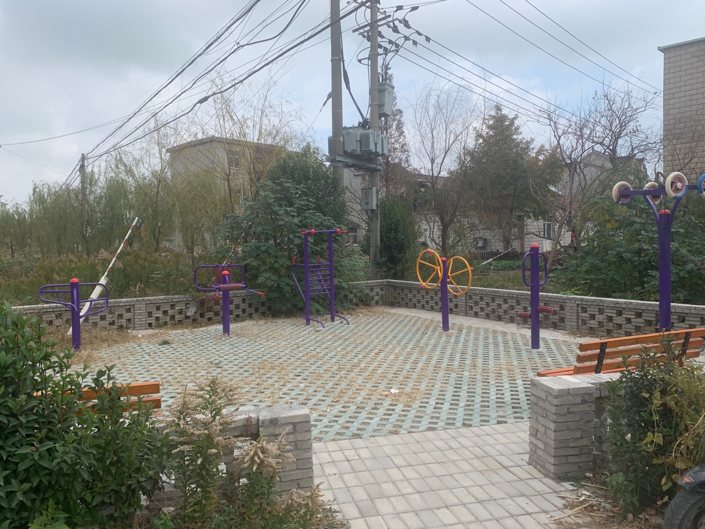 萬宏村萬六9組健身點(diǎn)