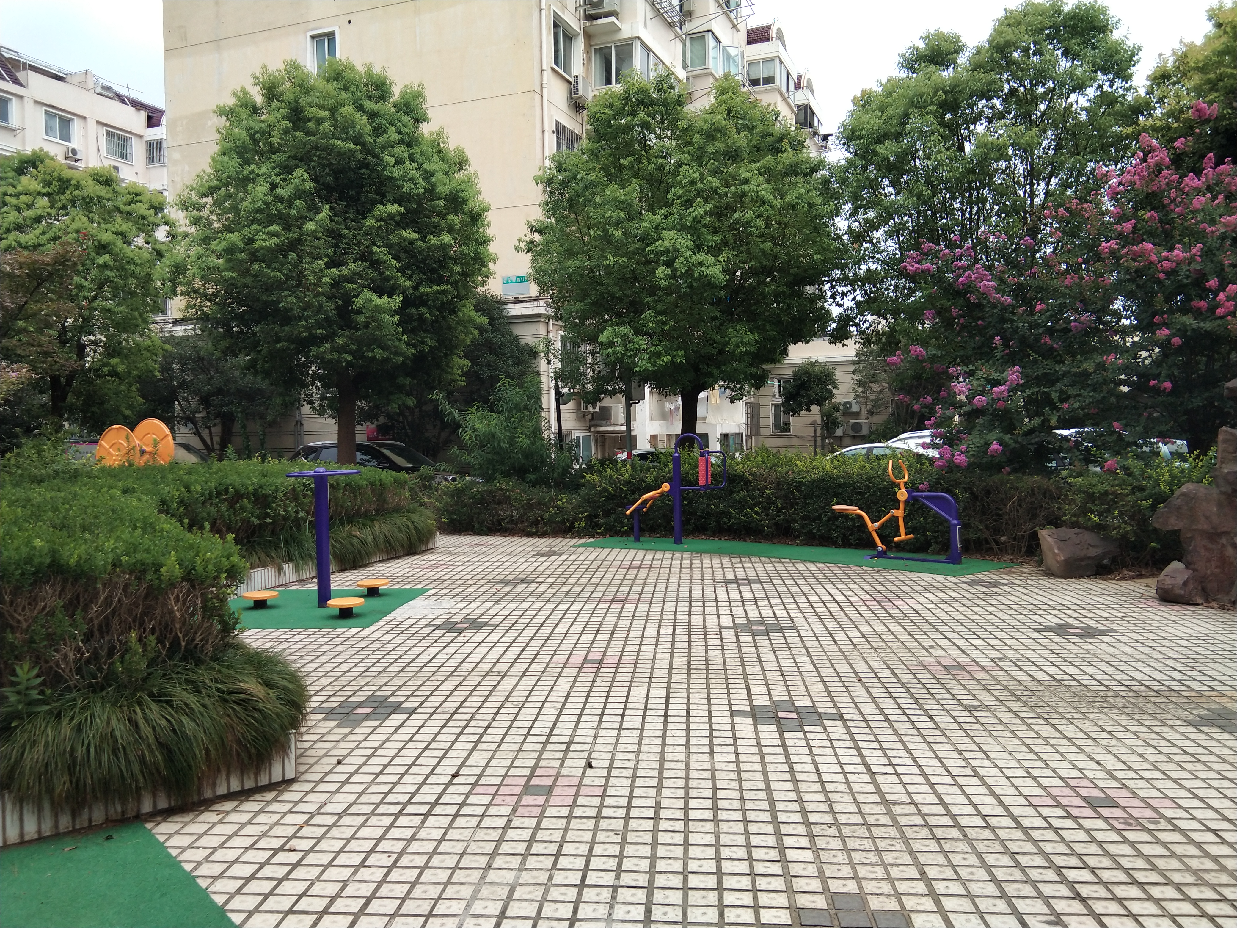 解放社區(qū)南沁園健身點